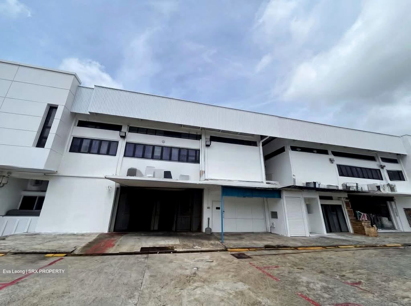 Pioneer Road North (D22), Factory #576611761
